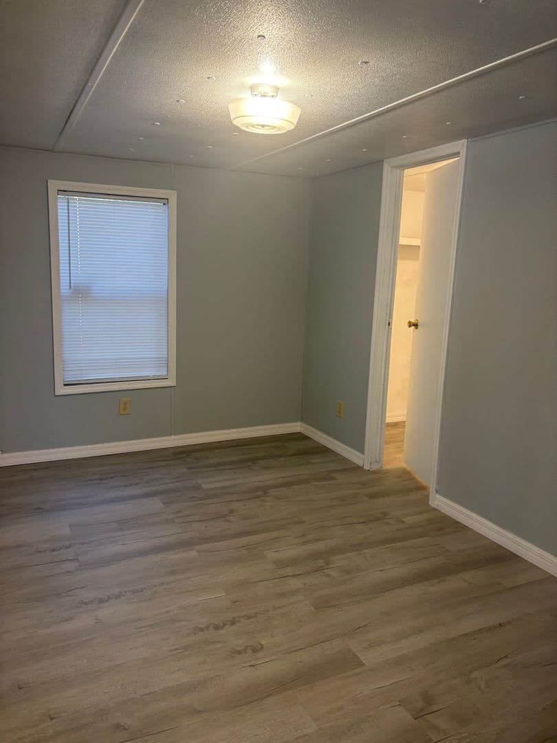 Thonotosassa House: 11640 County Rd 579