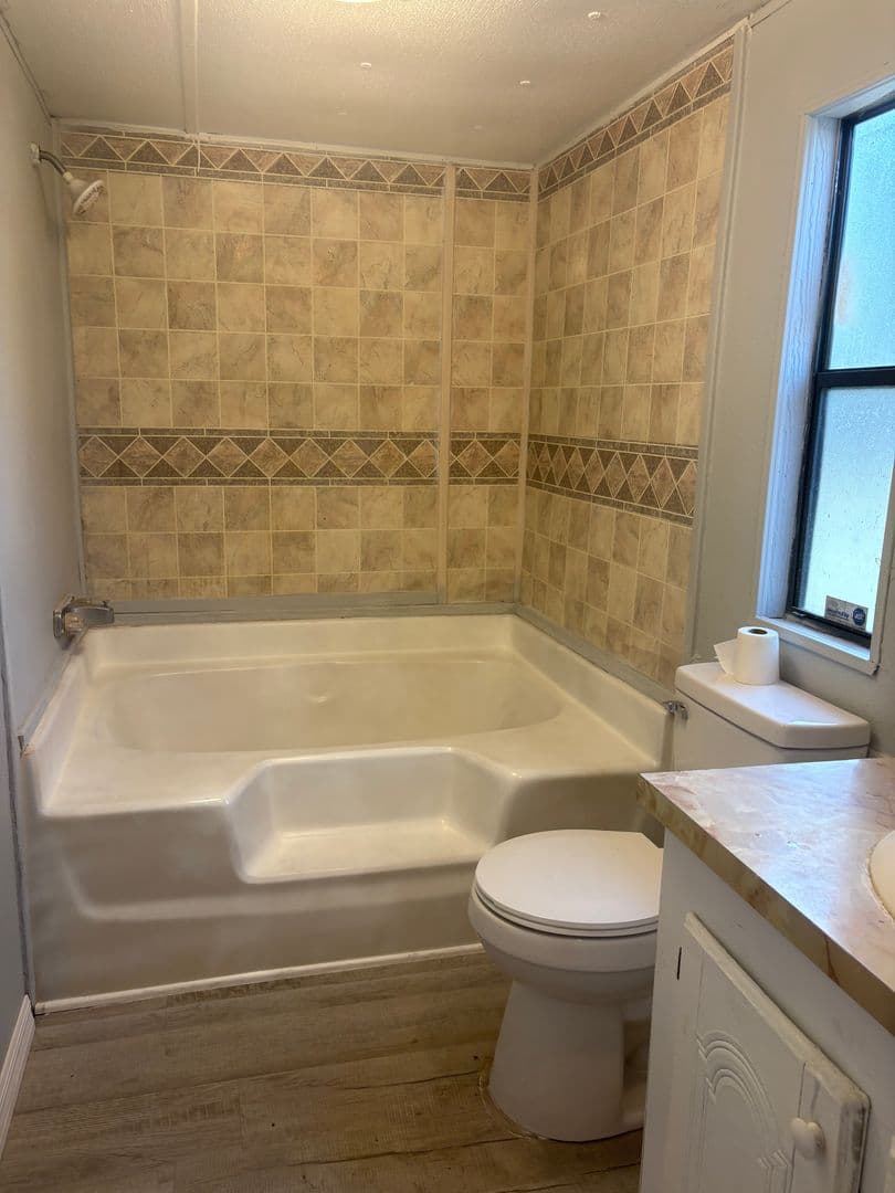 Thonotosassa House: 11640 County Rd 579