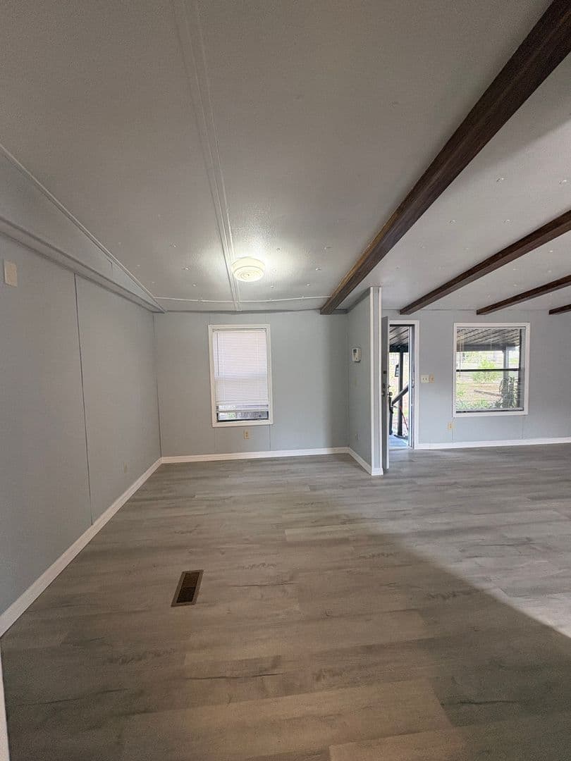 Thonotosassa House: 11640 County Rd 579
