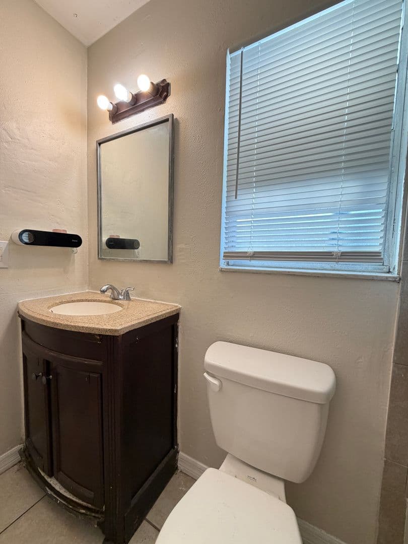 Tampa House: 1617 E. Sitka St.