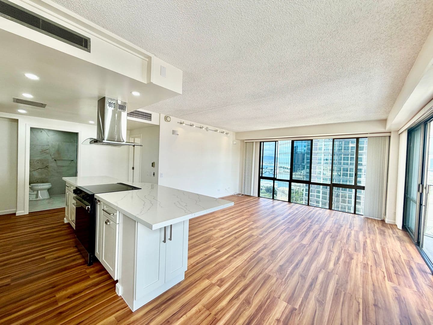 Honolulu Condo: 700 Richards St. #2104