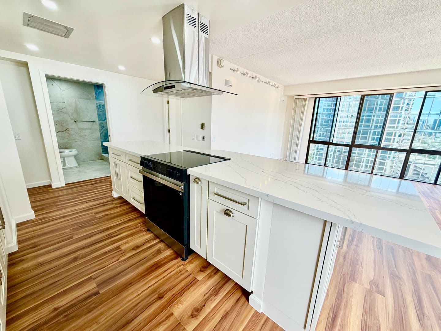 Honolulu Condo: 700 Richards St. #2104