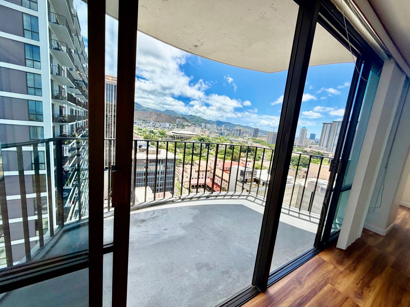 Honolulu Condo: 700 Richards St. #2104