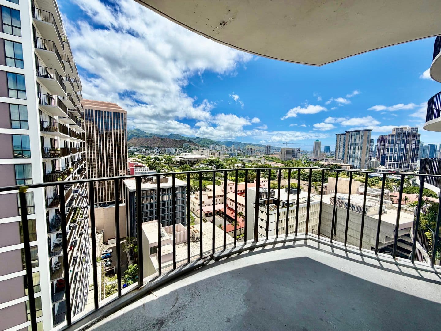 Honolulu Condo: 700 Richards St. #2104