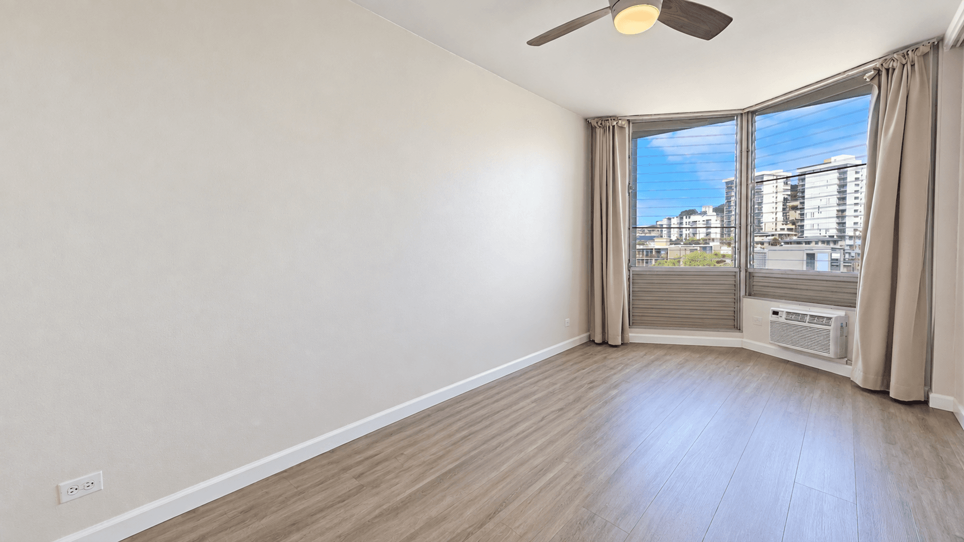 Honolulu House: 1535 Pensacola St. Apt.605