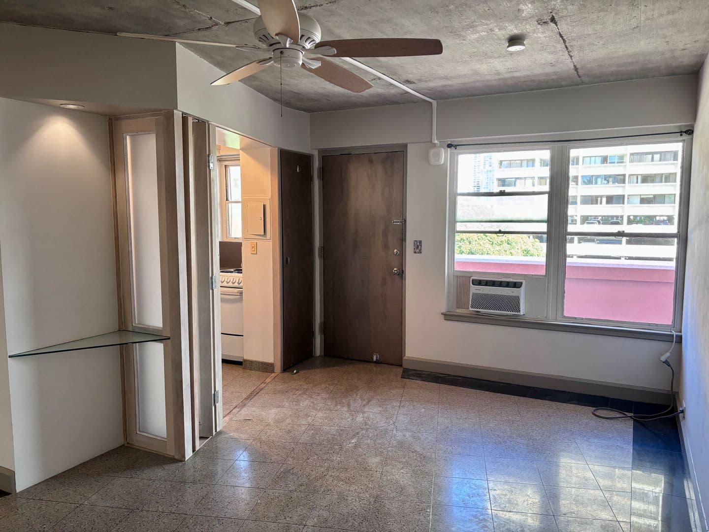 Honolulu Condo: 2118 Kuhio Ave #603