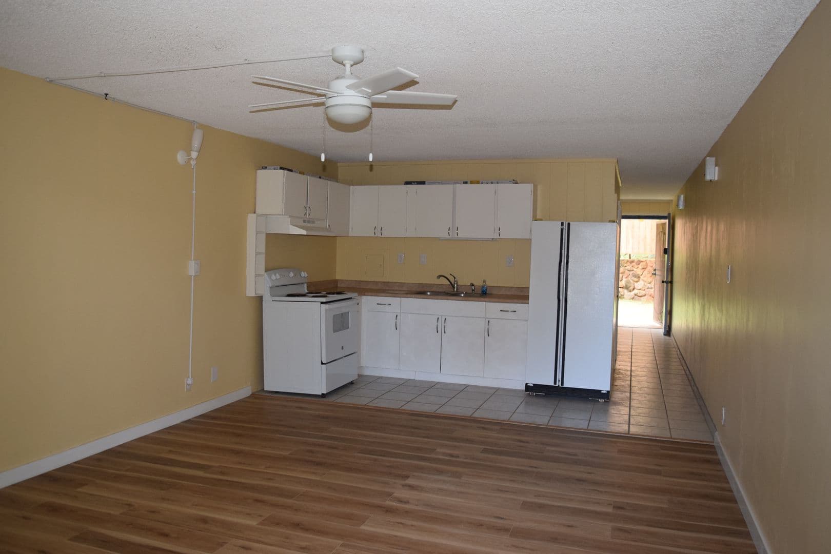 Lahaina Condo: 3750 Lower Honoapiilani Rd. #107