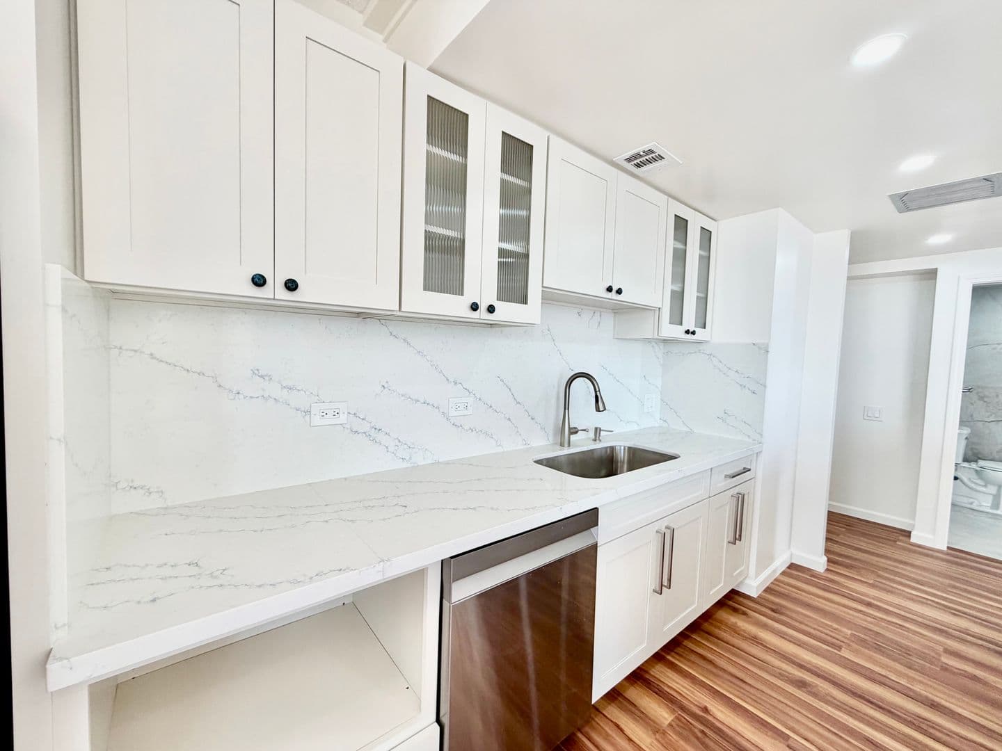 Honolulu Condo: 700 Richards St. #2104