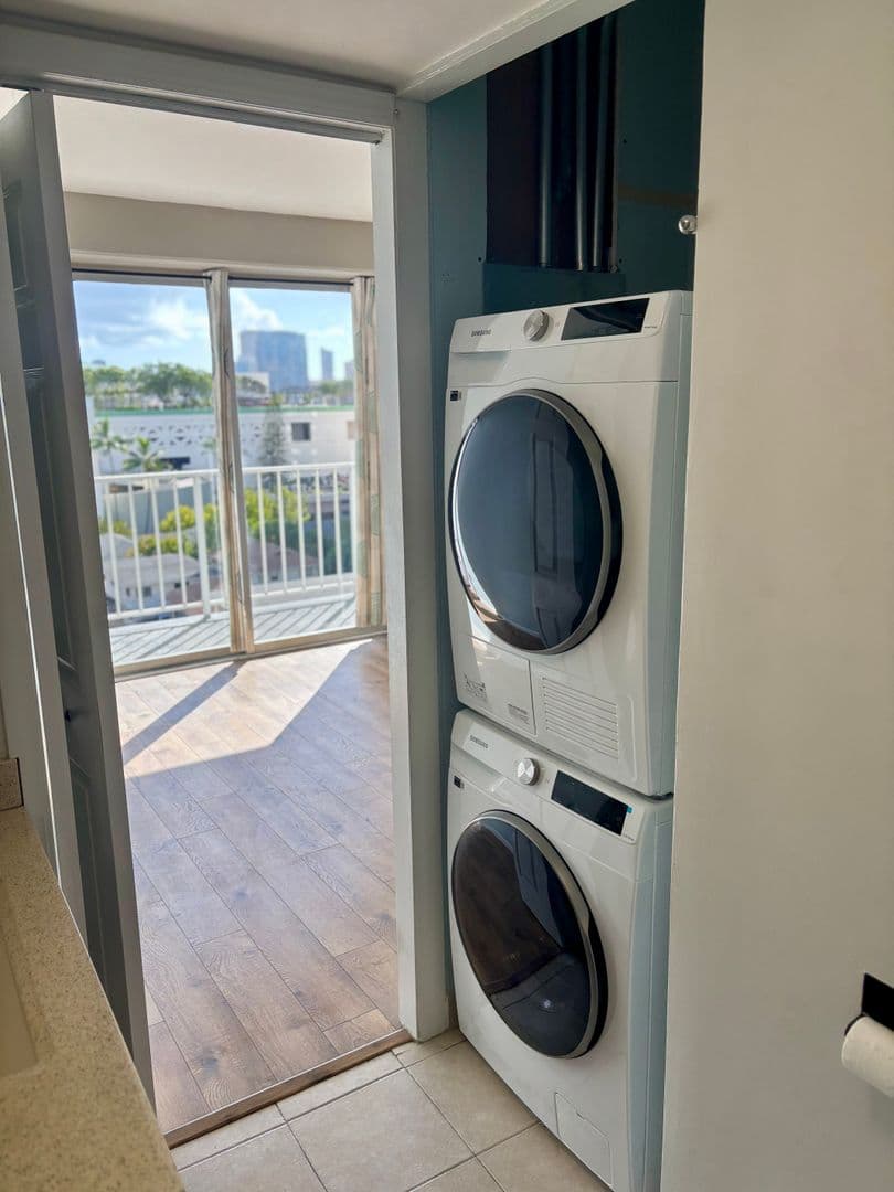 Honolulu Condo: 419 Atkinson Drive #1003