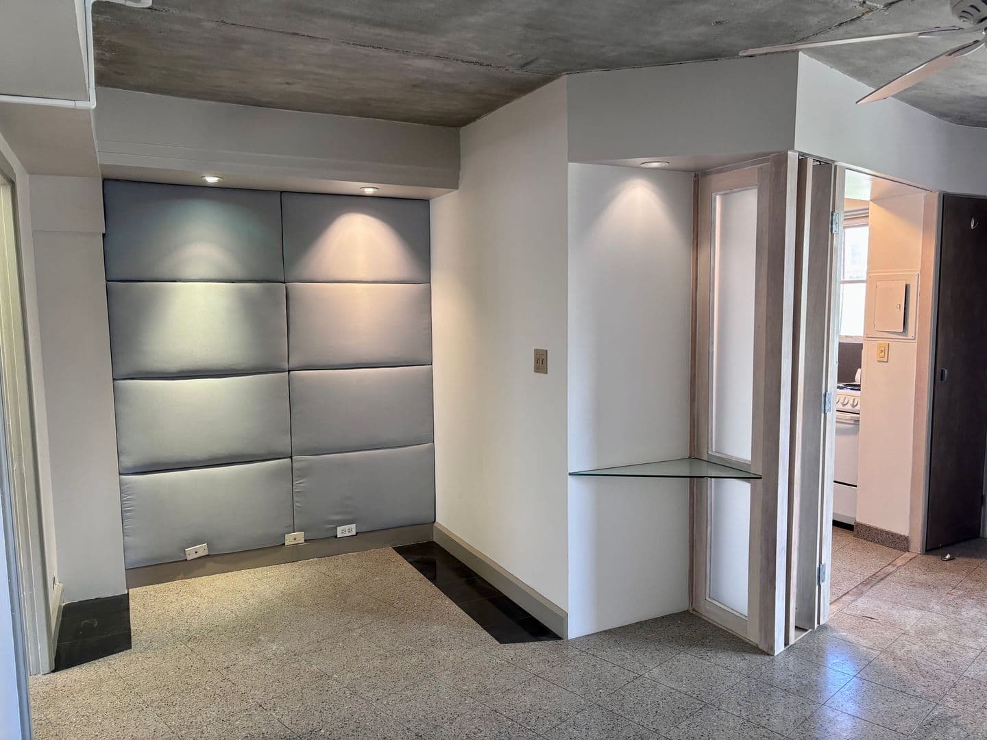 Honolulu Condo: 2118 Kuhio Ave #603