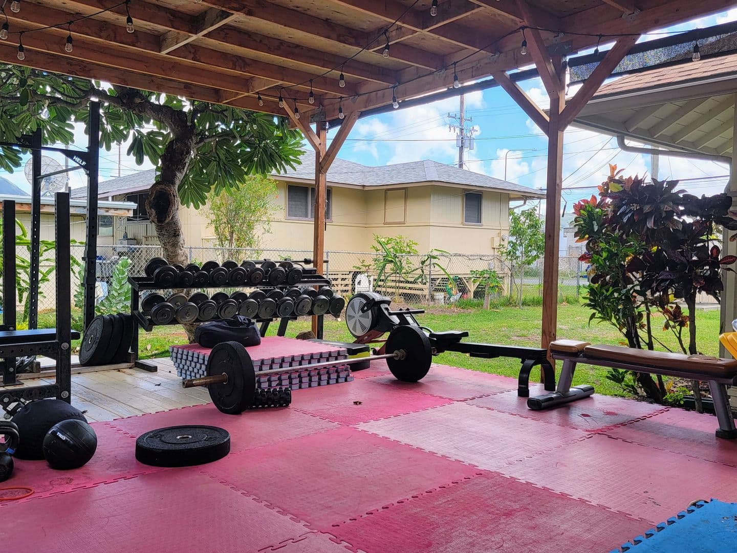 Honolulu House: 6164 Kalanianaole Hwy