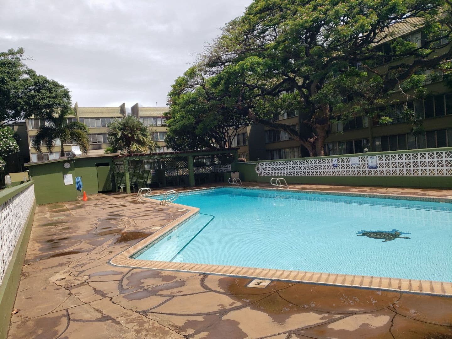 Kahului Condo: 111 Kahului Beach Road, A414