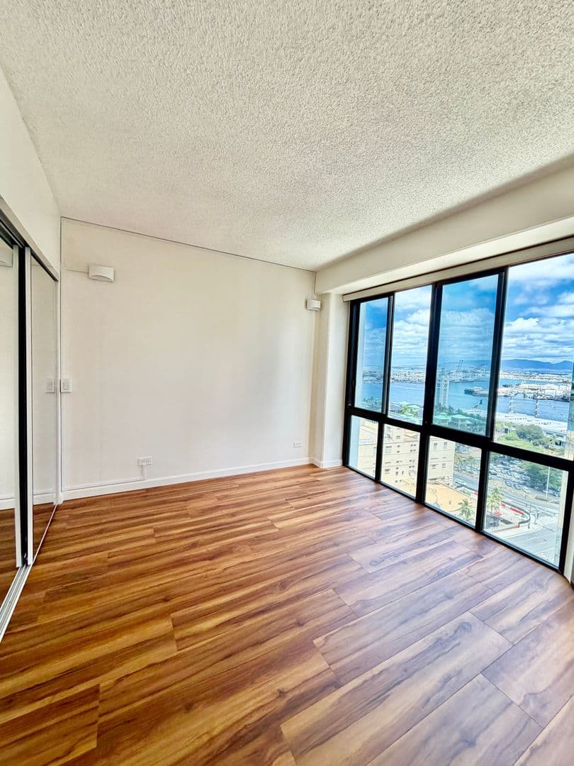 Honolulu Condo: 700 Richards St. #2104