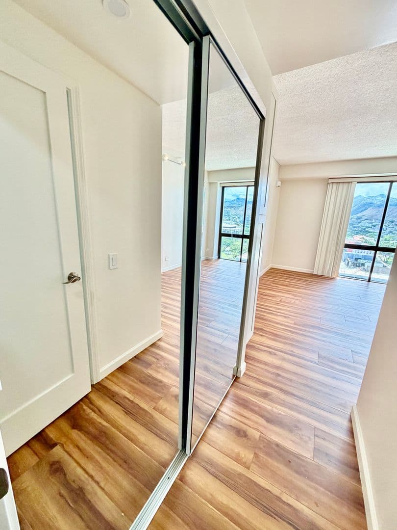 Honolulu Condo: 700 Richards St. #2104