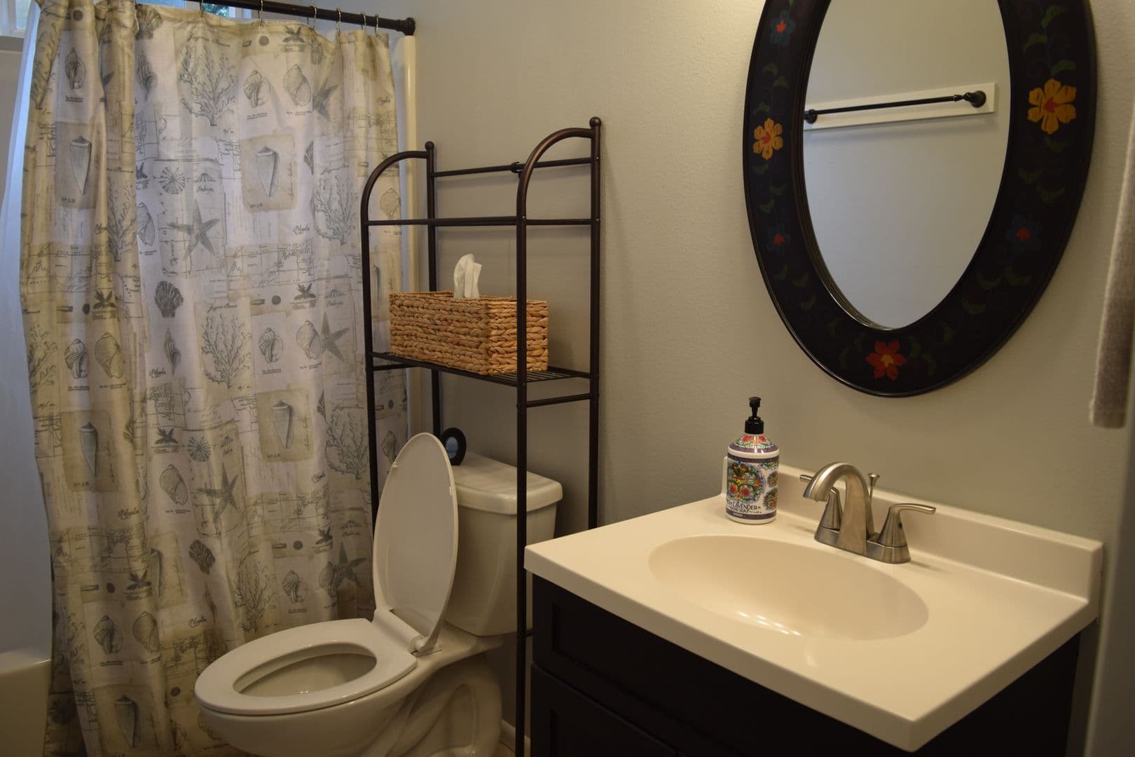 Makawao House: 181 Pau Hana Rd (cottage)