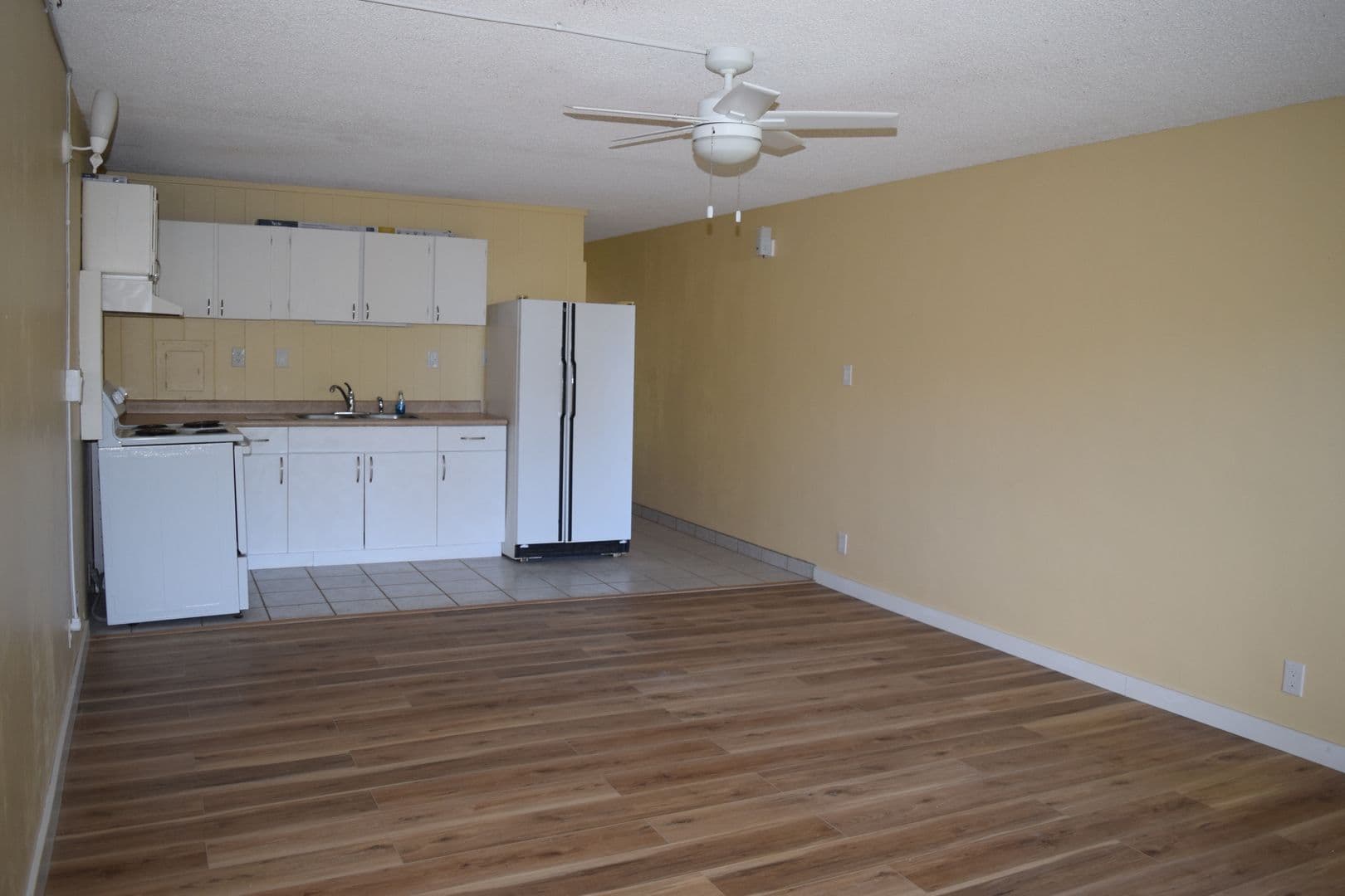 Lahaina Condo: 3750 Lower Honoapiilani Rd. #107