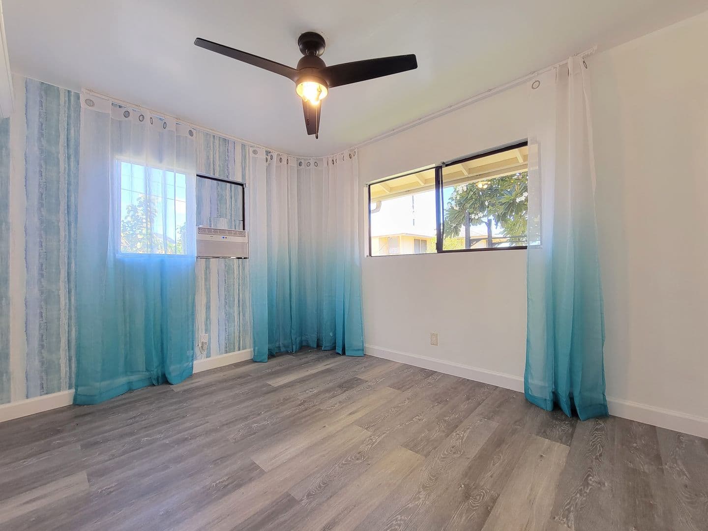 Honolulu House: 6164 Kalanianaole Hwy