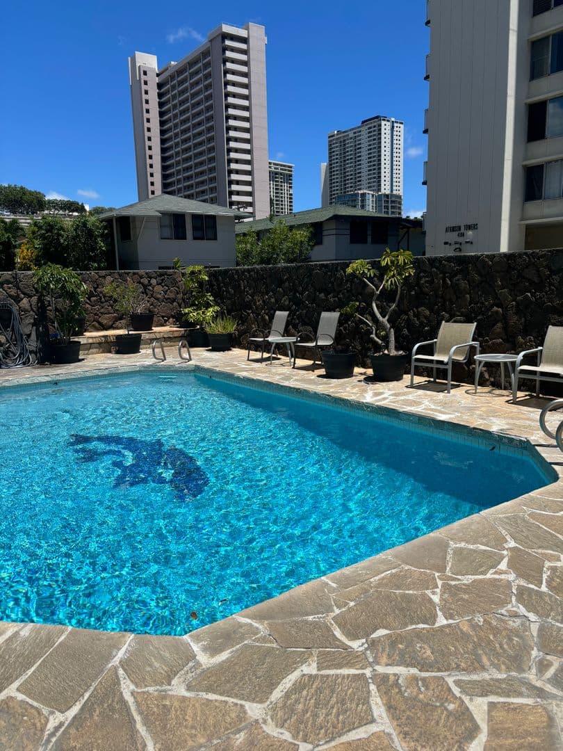 Honolulu Condo: 419 Atkinson Drive #1003