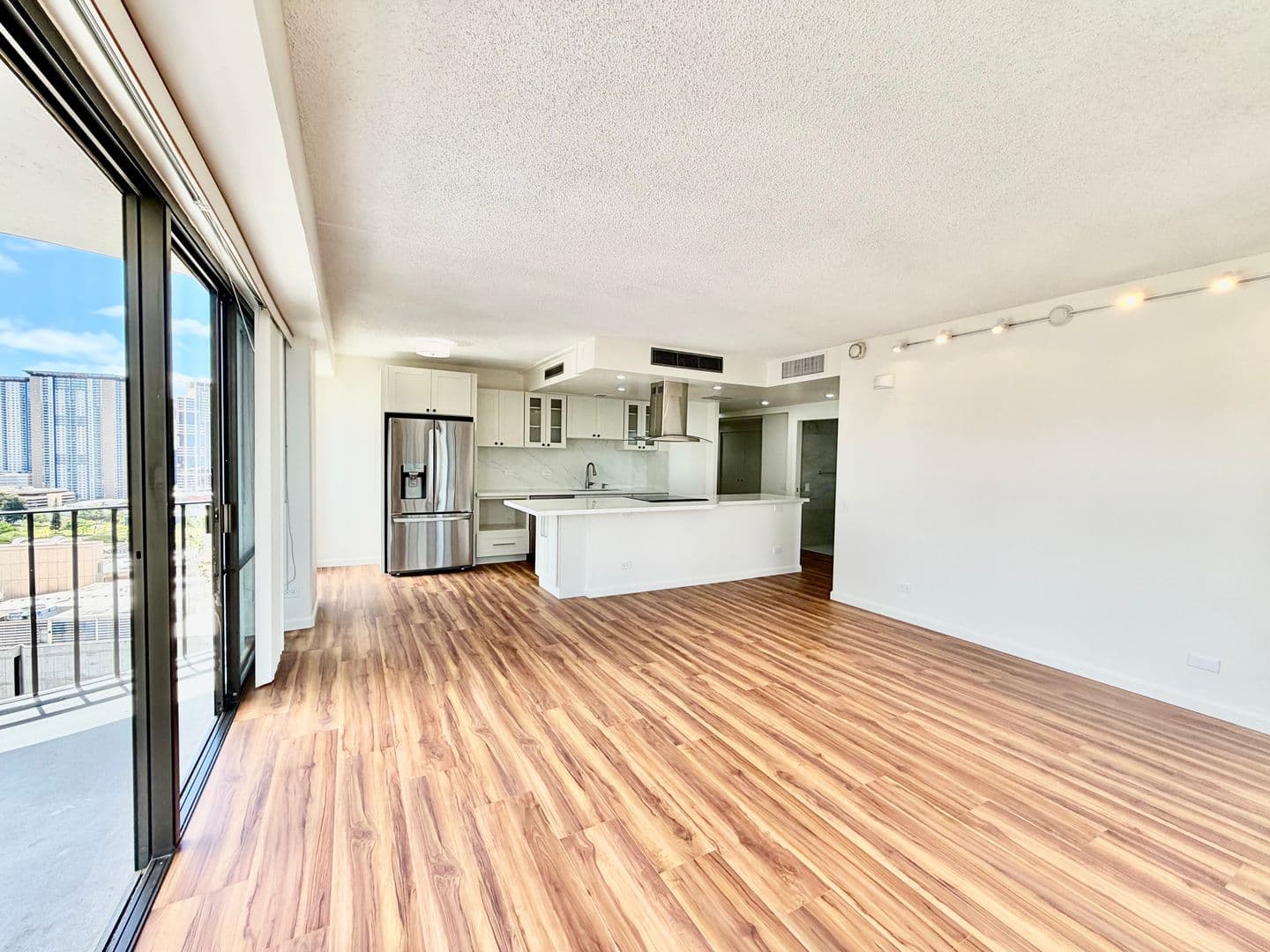 Honolulu Condo: 700 Richards St. #2104