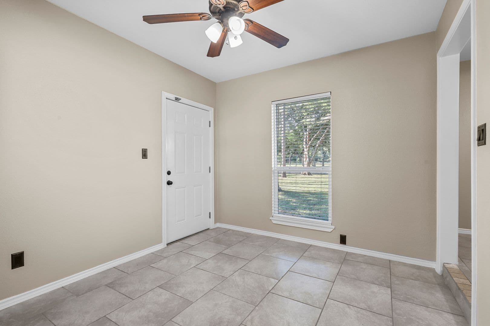 Joshua Apartment: 1508 County Road 710