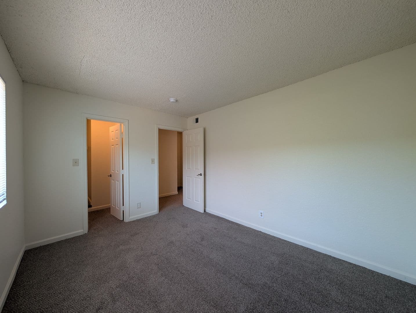 Rancho Cordova Apartment: 2729-2733 El Parque Rancho Cordova