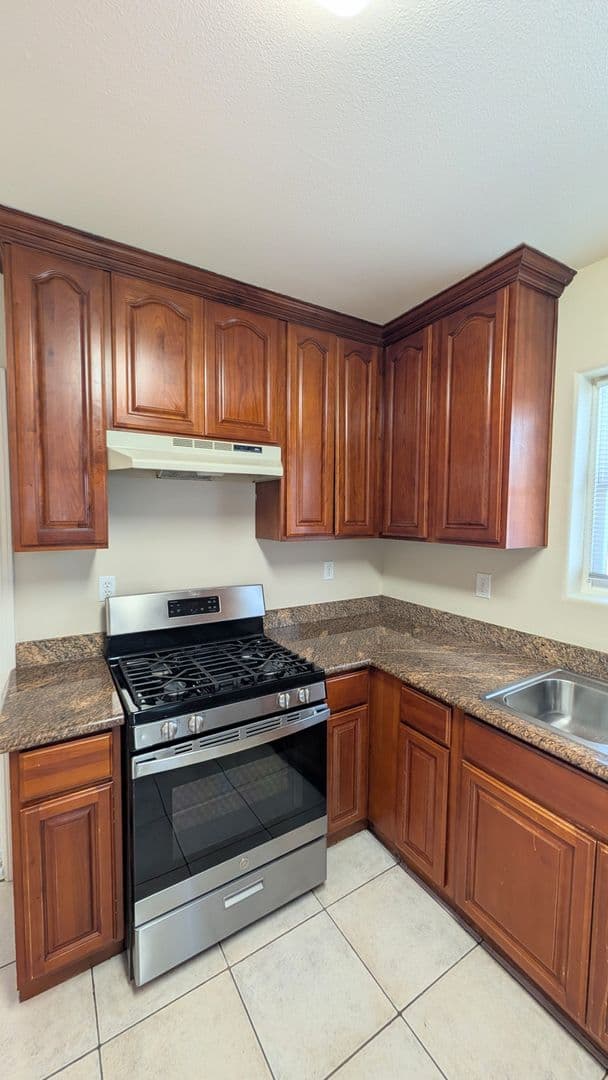 SACRAMENTO House: 417 11TH STREET