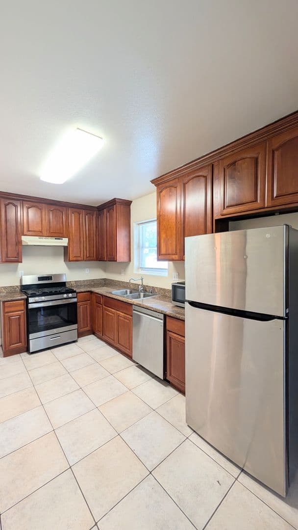 SACRAMENTO House: 417 11TH STREET