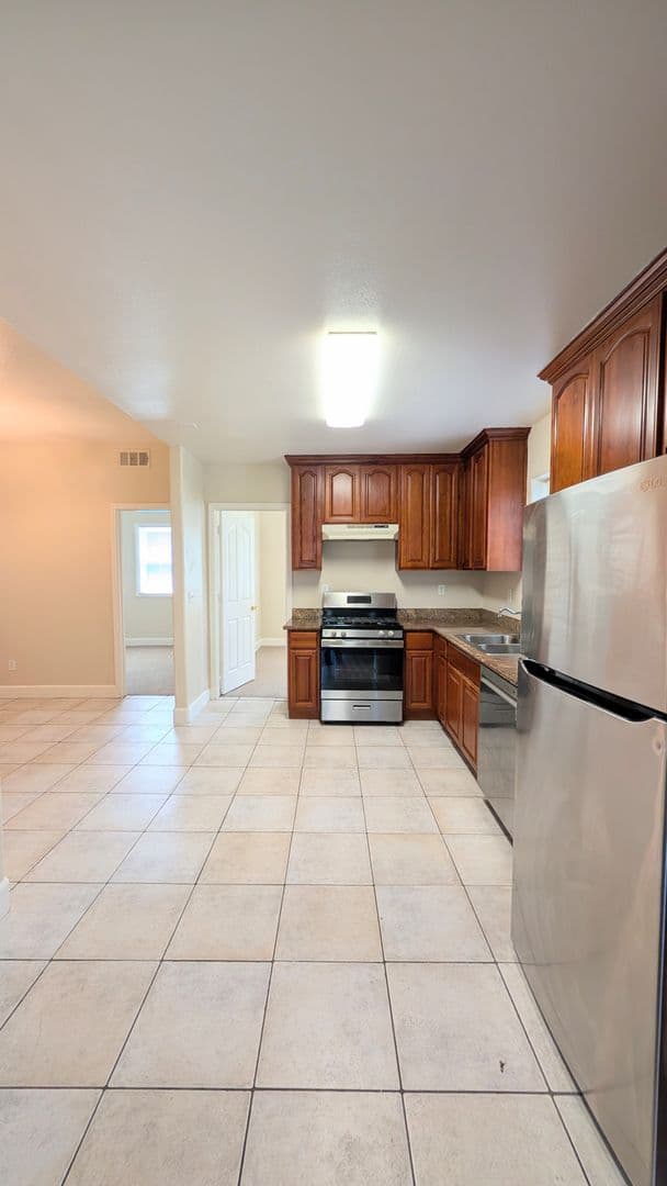 SACRAMENTO House: 417 11TH STREET