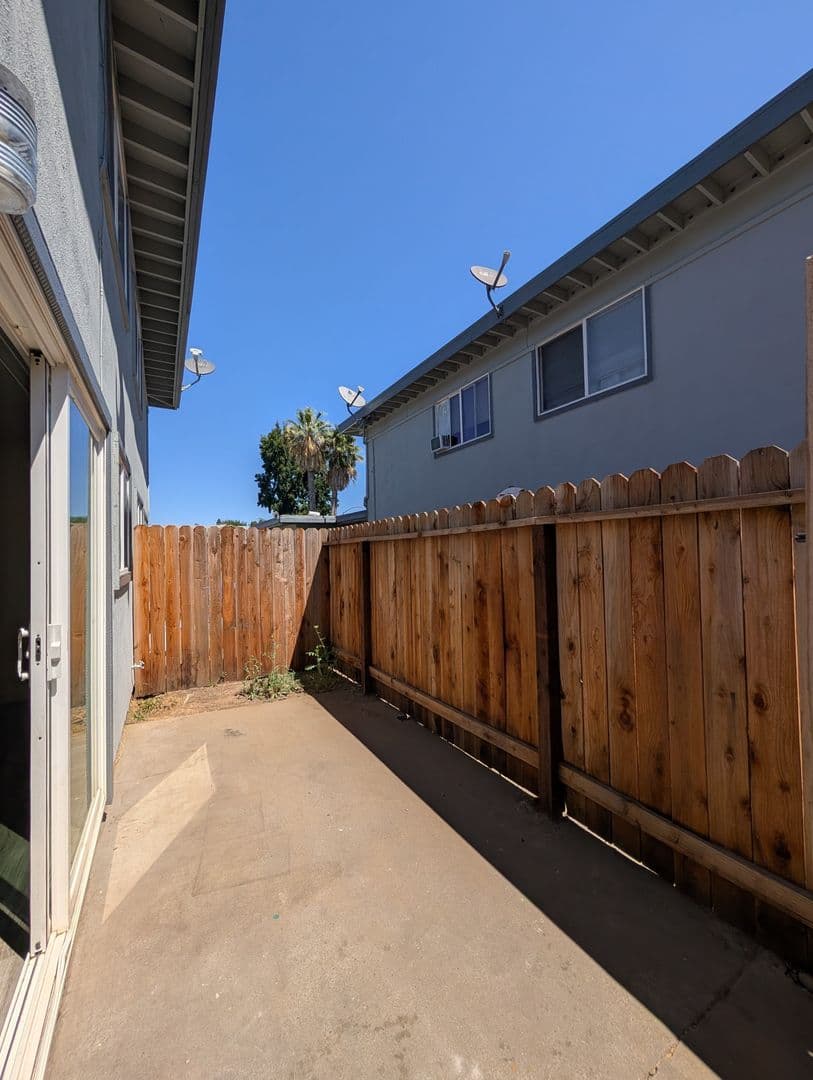 Rancho Cordova Apartment: 2729-2733 El Parque Rancho Cordova