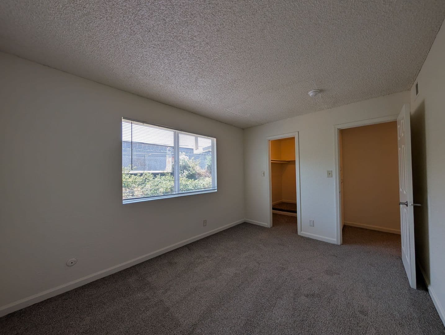 Rancho Cordova Apartment: 2729-2733 El Parque Rancho Cordova