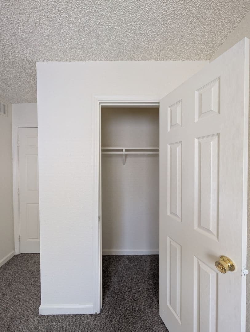 Rancho Cordova Apartment: 2729-2733 El Parque Rancho Cordova
