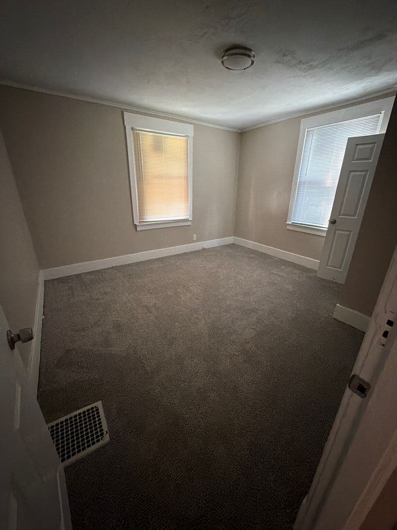 Jennings House: 7301 Harney Ave