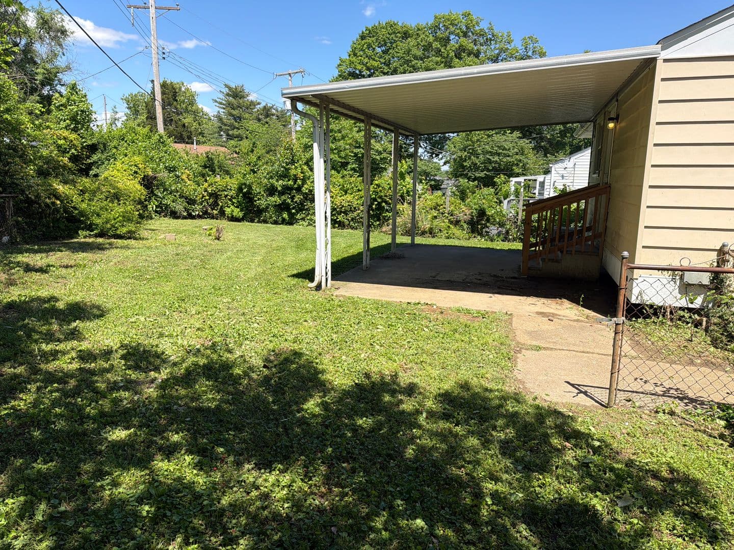 St. Louis House: 457 Shepley Drive