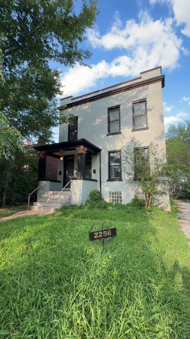 St. Louis Apartment: 2256 Blendon Place