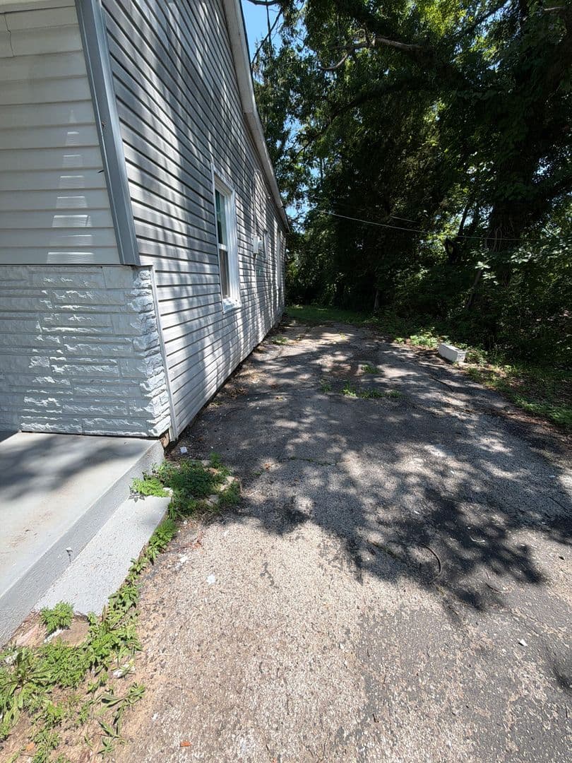 Jennings House: 7301 Harney Ave