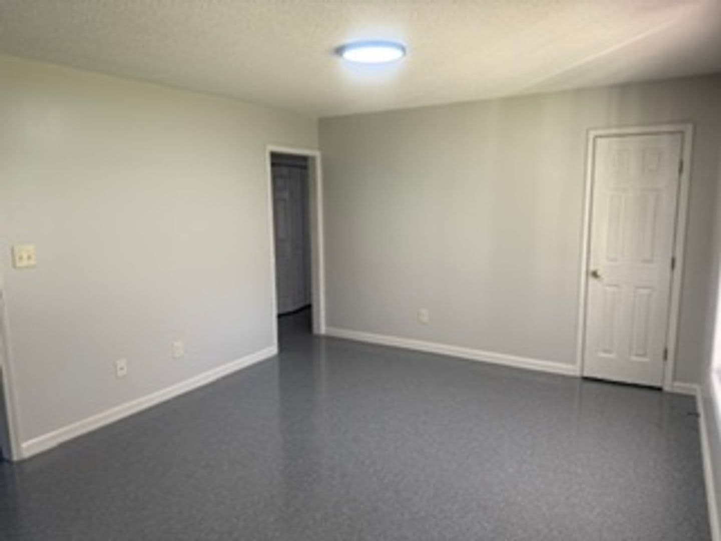 Jacksonville House: 233 A Lakewood Drive