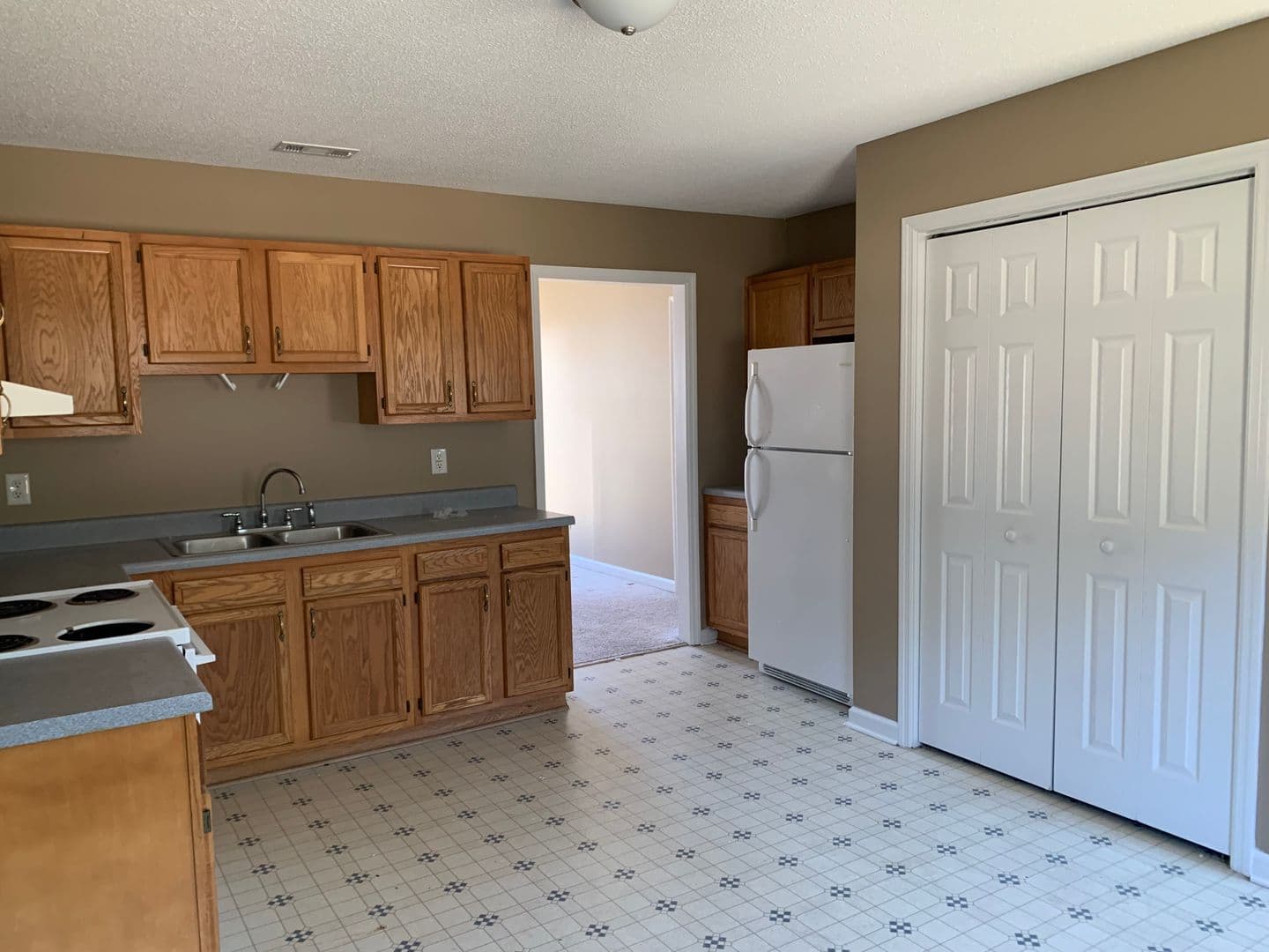 Jacksonville Apartment: 586 Haws Run Road
