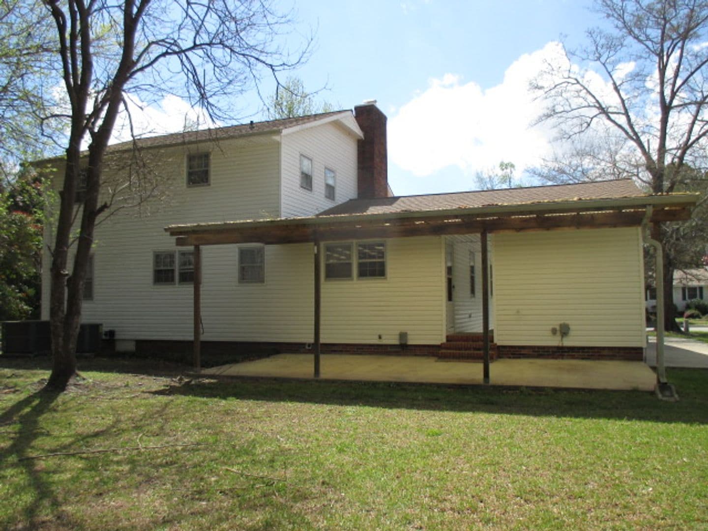 Jacksonville House: 112 Ramona Ave.