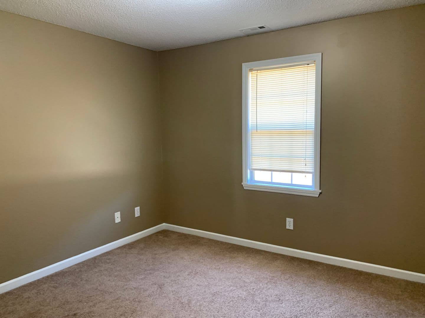 Jacksonville Apartment: 586 Haws Run Road