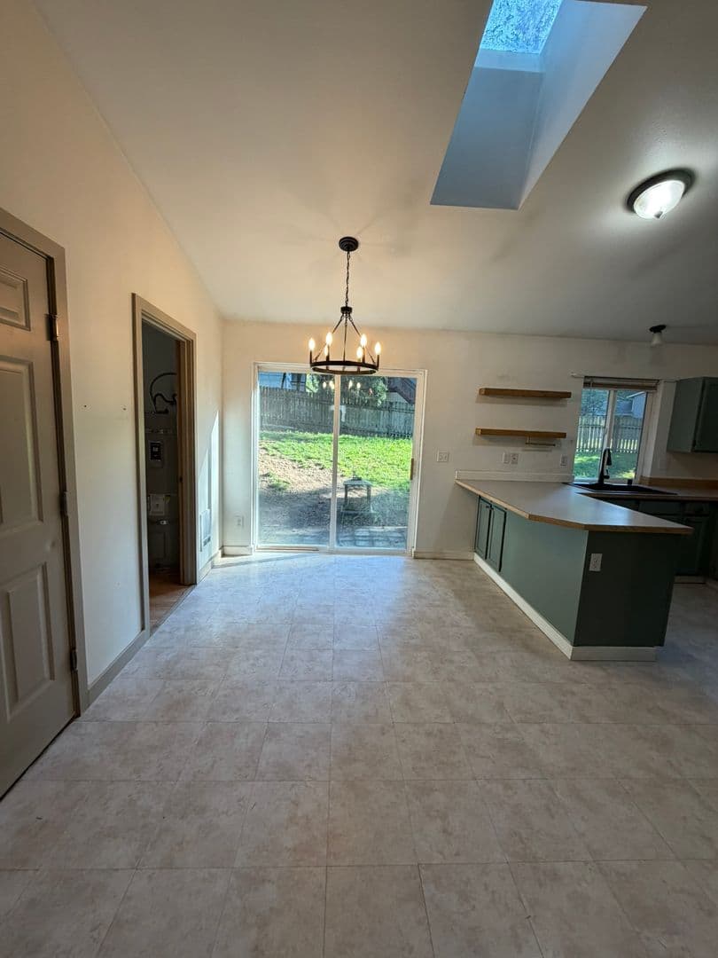 Yelm House: 21640 N Clearlake Blvd SE