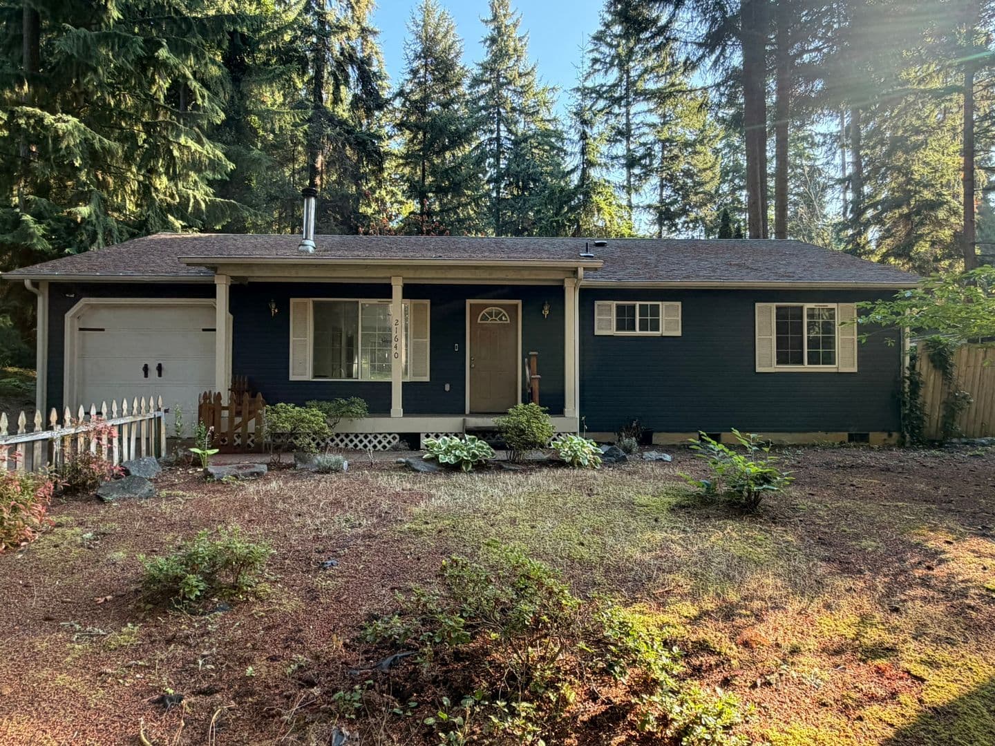 Yelm House: 21640 N Clearlake Blvd SE