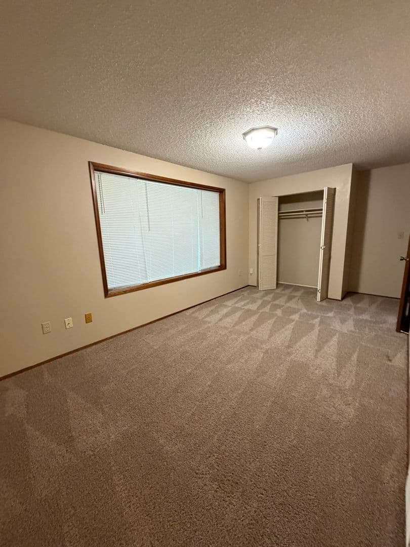 Lacey Apartment: 932 Union Mills Rd SE