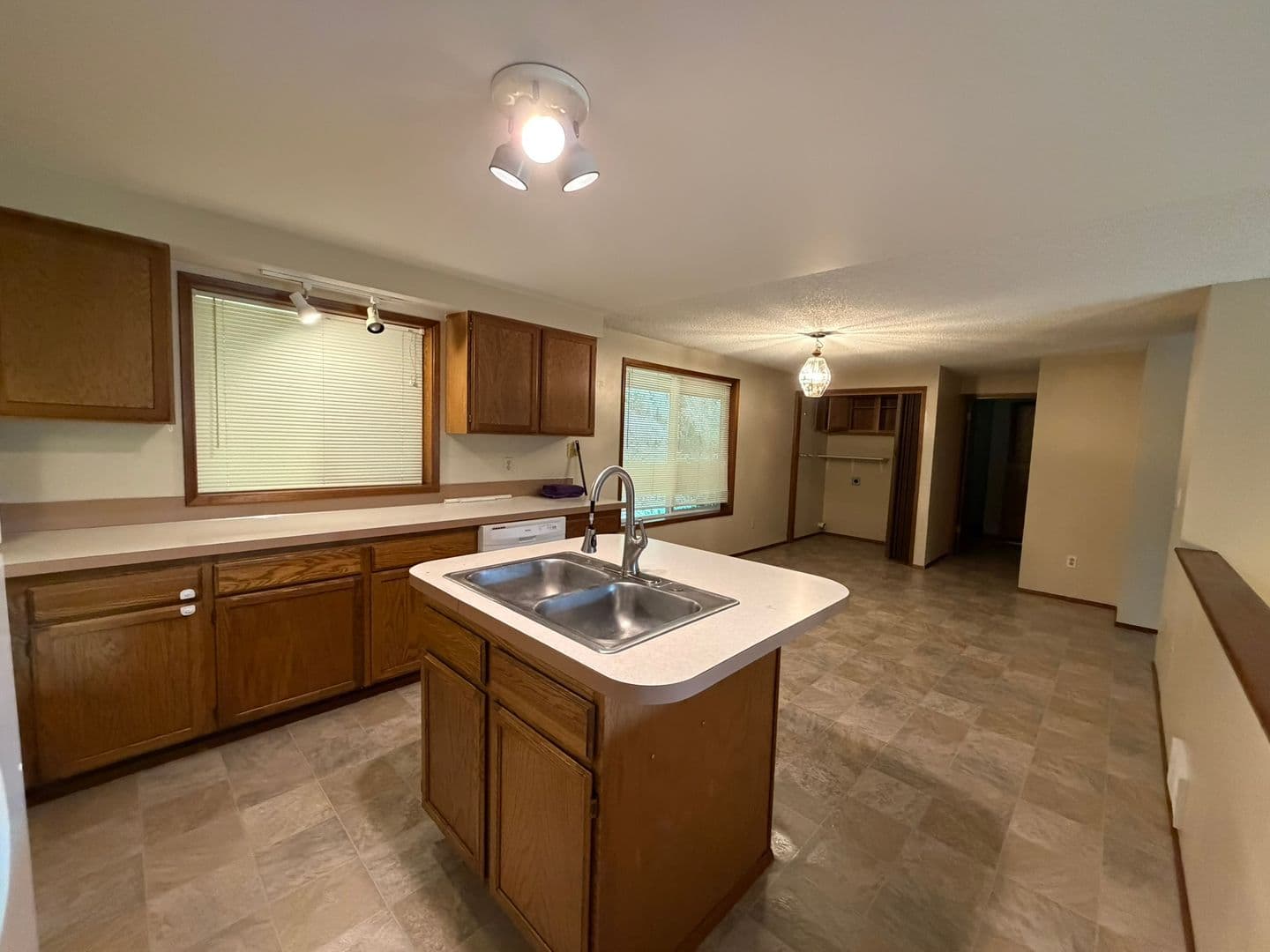 Lacey Apartment: 932 Union Mills Rd SE