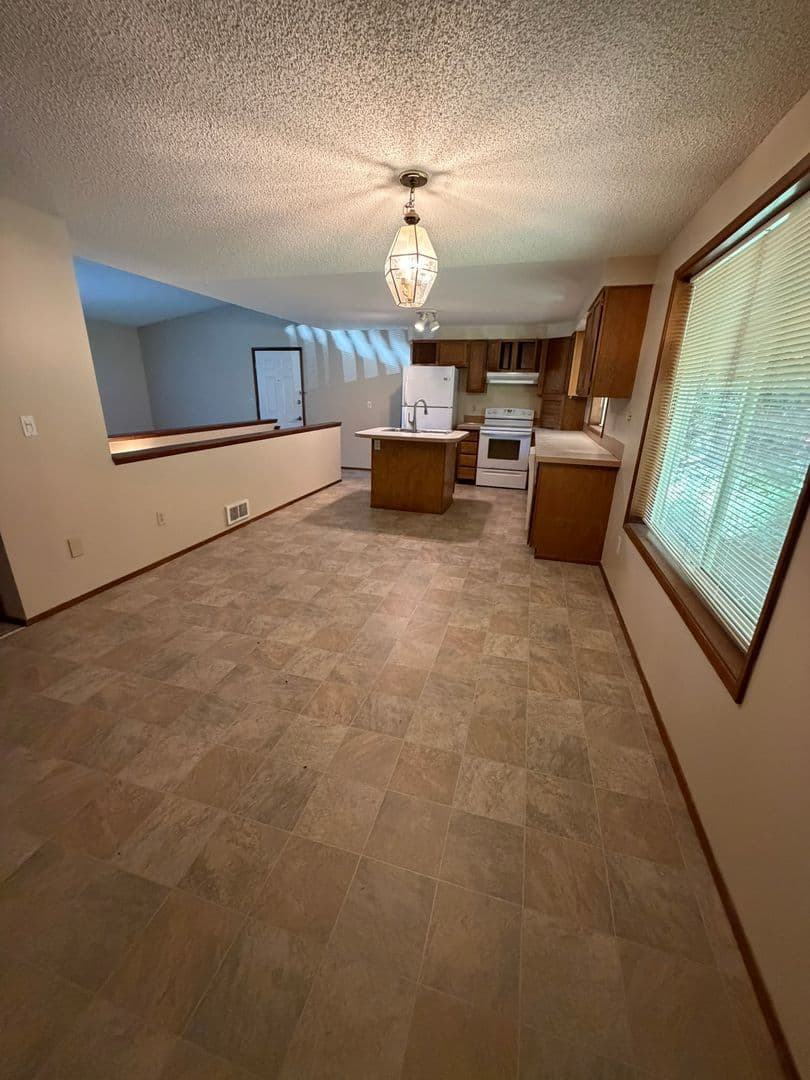 Lacey Apartment: 932 Union Mills Rd SE