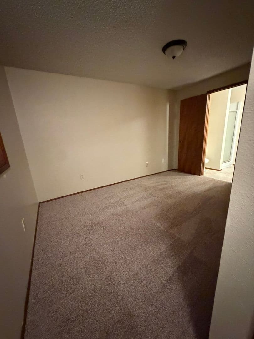 Lacey Apartment: 932 Union Mills Rd SE