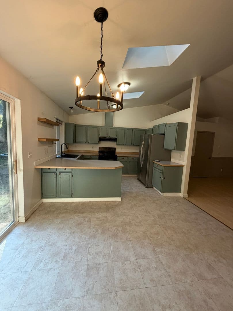 Yelm House: 21640 N Clearlake Blvd SE