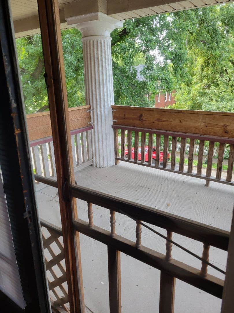 KANSAS CITY Apartment: 3216 - 3218 EAST 10TH STREET