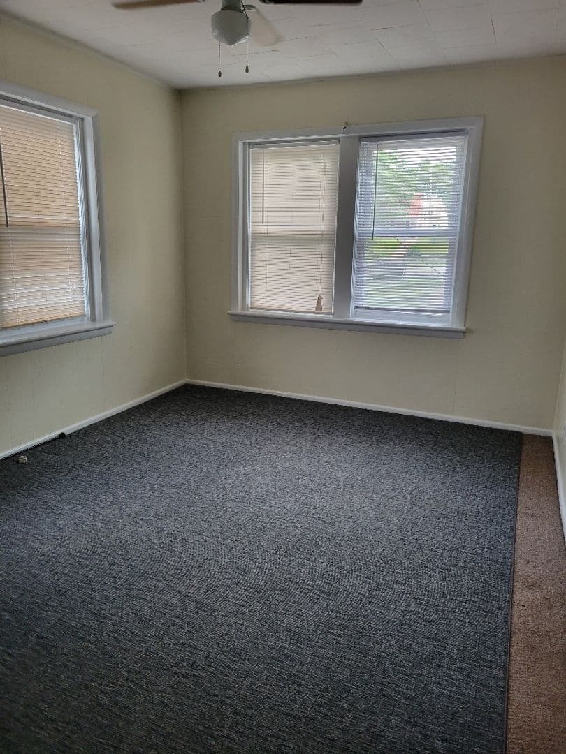 KANSAS CITY Apartment: 3216 - 3218 EAST 10TH STREET