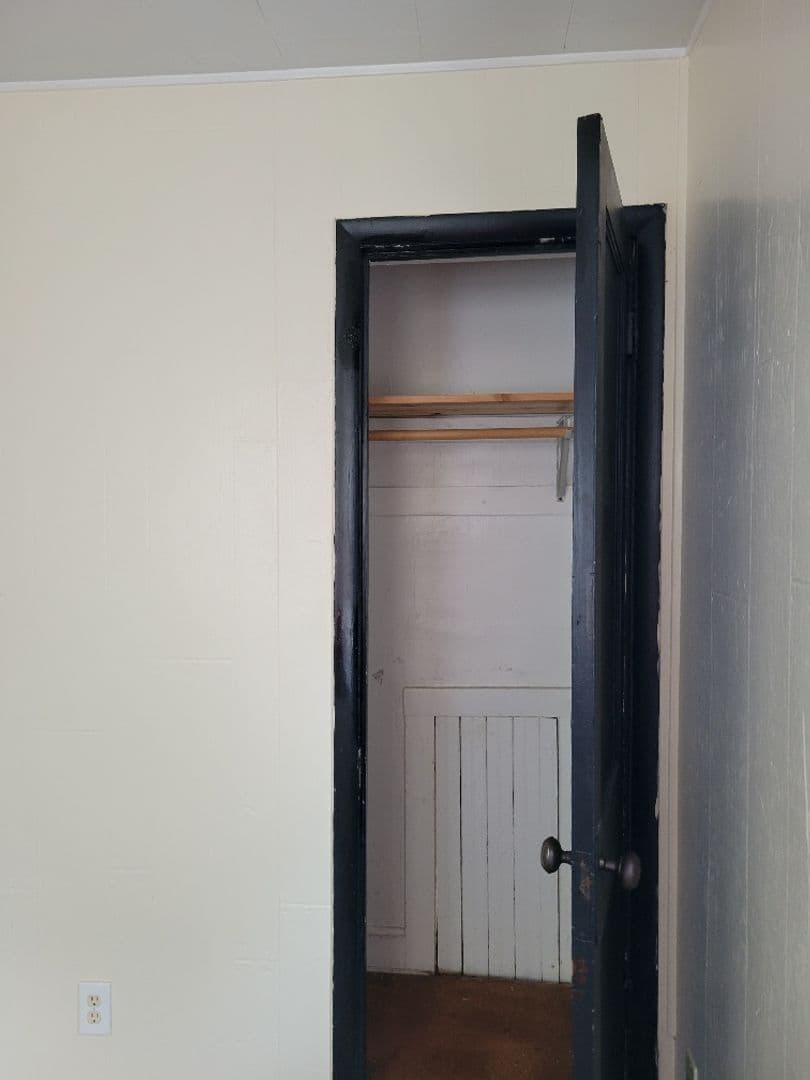KANSAS CITY Apartment: 3216 - 3218 EAST 10TH STREET