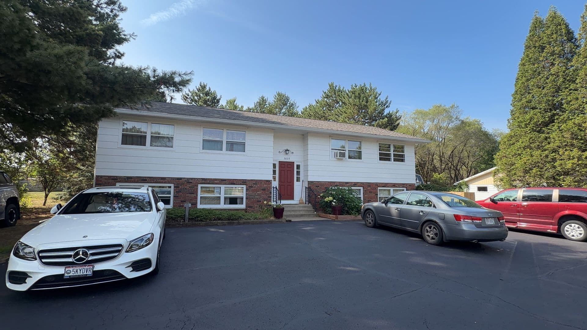 Weston Apartment: 3605 Ross Avenue